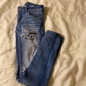 American Eagle ripped jeans. Stylish and fashionable!